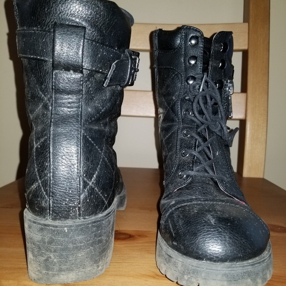 Boots - Picture 3 of 4